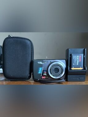 Kodak EasyShare M530 12.2MP 3x Optical Zoom Digital Camera w/ 36-108mm Lens